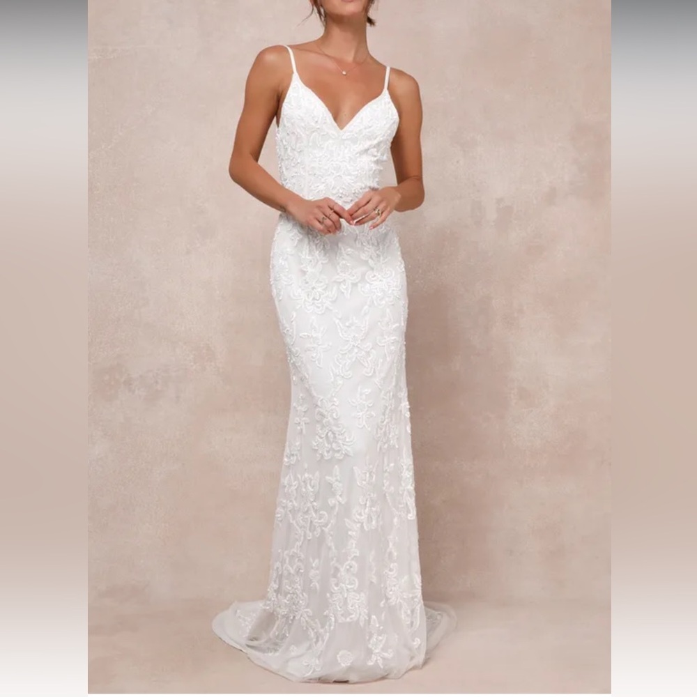 Lulu's White Lace V-Neck Spaghetti Strap Wedding Dress